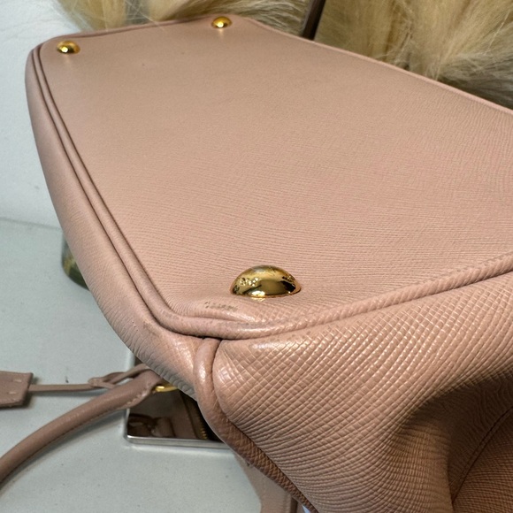 ❤️Prada Galleria Saffiano Leather Bag 2 way  Sacthel❤️ - Picture 6 of 16